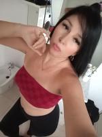 631334029: Chica busca chico en Gerona