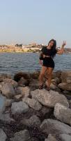 664833207: Chica busca chico en Barcelona