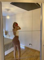 745024014: Chica busca chico en La Coruña