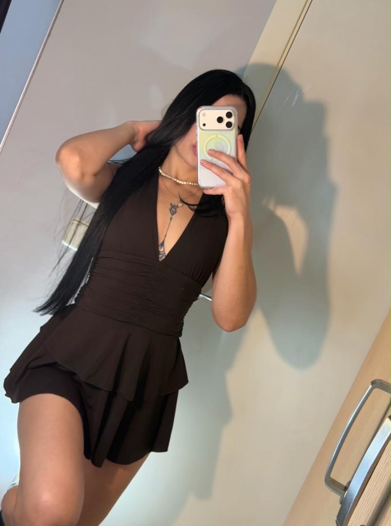 697702554: Chica busca chico en Málaga