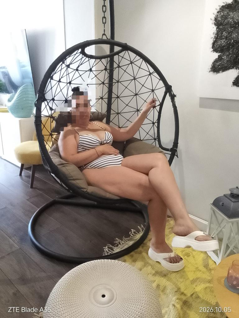 Chica busca chico en Almería: 