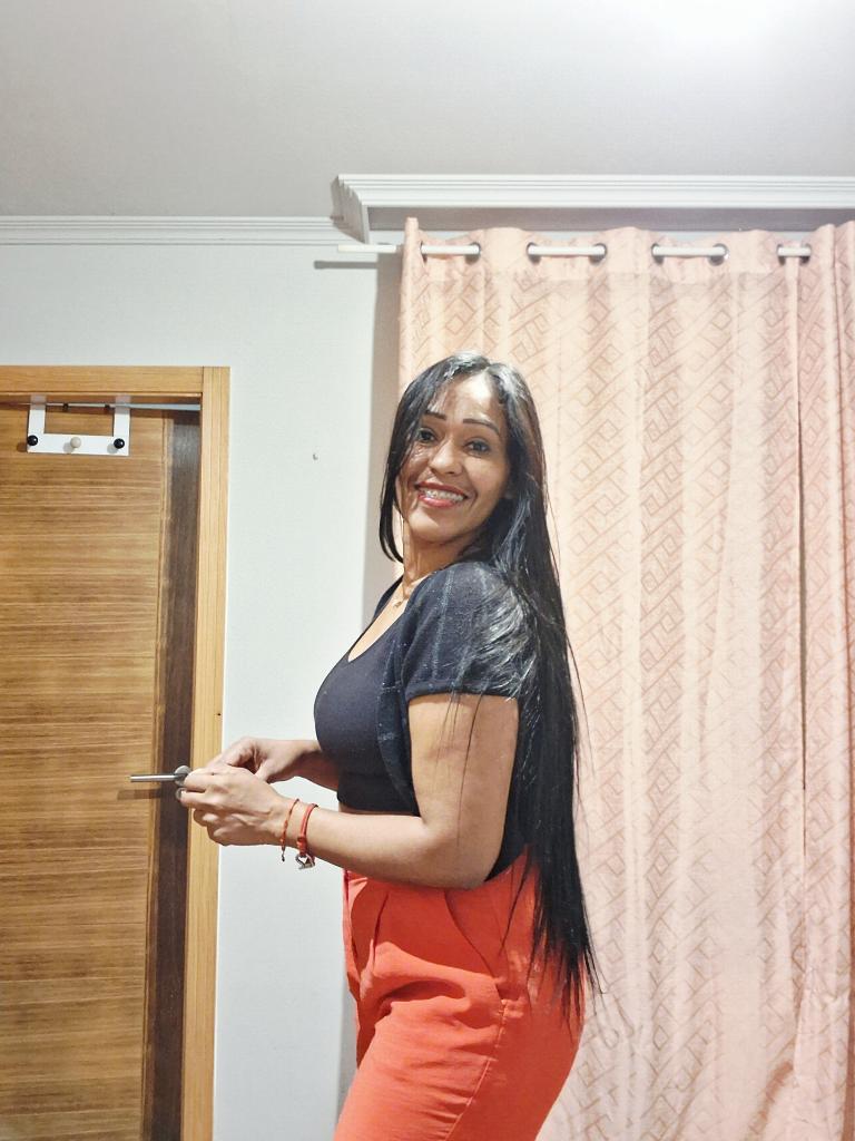 641773828: Chica busca chico en Pontevedra