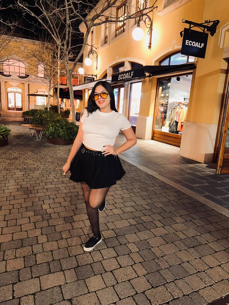 637219400: Chica busca chico en Cantabria