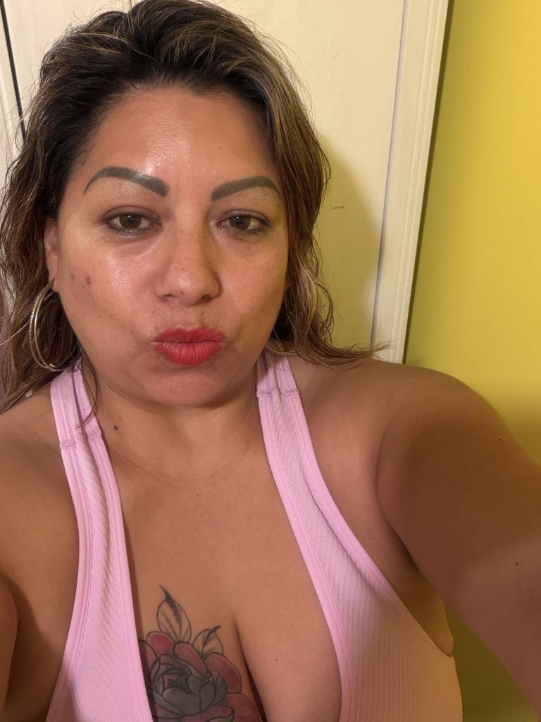 743005356: Chica busca chico en Madrid