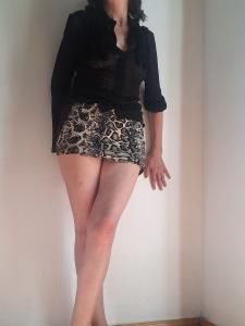 695049626: Chica busca chico en Madrid