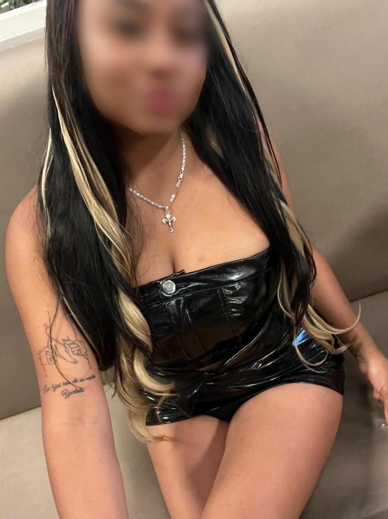 633526861: Chica busca chico en Sevilla