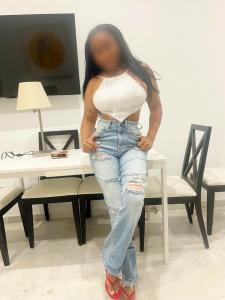 633526861: Chica busca chico en Sevilla