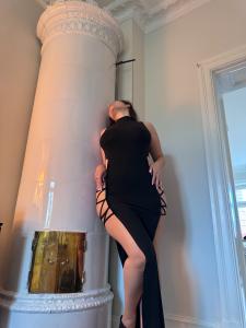 695815869: Chica busca chico en Barcelona