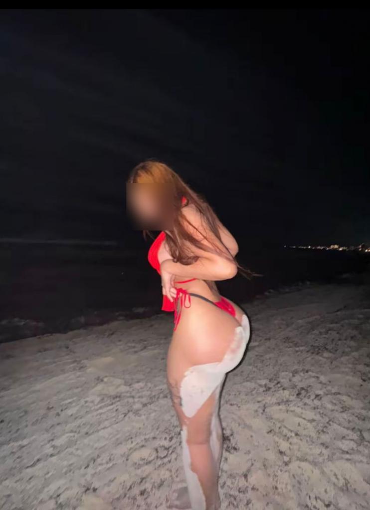 631128575: Chica busca chico en Navarra