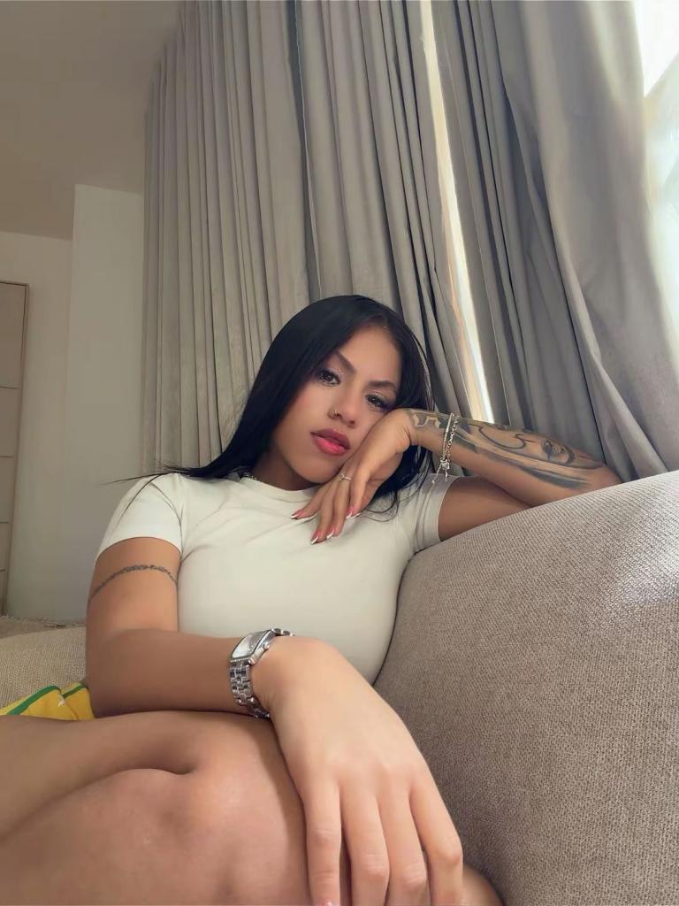 Chica busca chico en Málaga: Chica busca chico