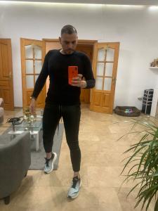 Chico busca chica en Granada: 