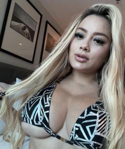 Chica busca chico en Almería: 