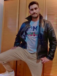 615974819: Chico busca chica en Barcelona