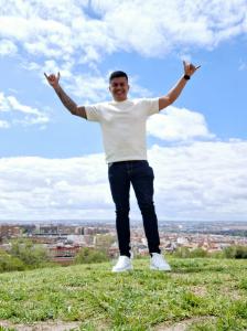 Chico busca chica en Asturias: 