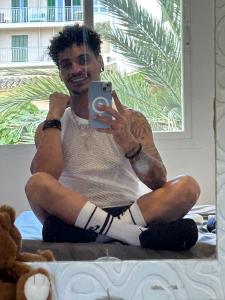 613712006: Chico busca chica en Valencia