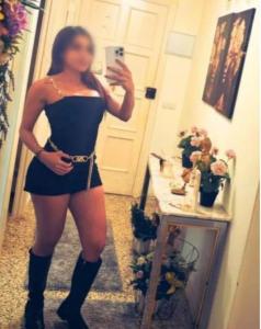 Chica busca chico en Cádiz: 