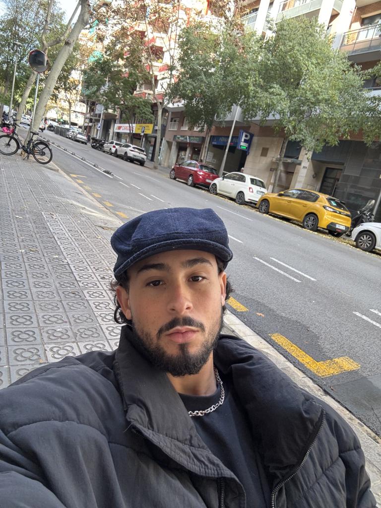 Chico busca chica en Barcelona: 