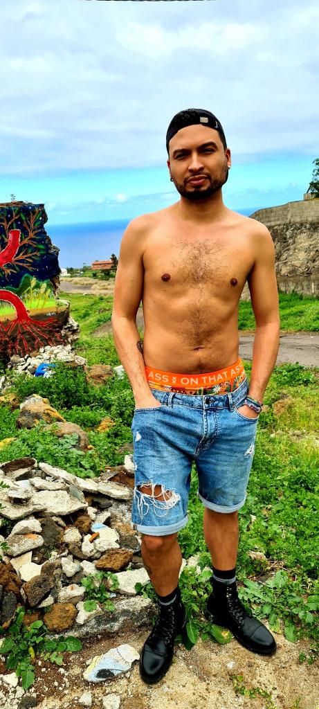 Chica busca chico en Tenerife: 