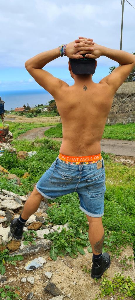 Chica busca chico en Tenerife: 