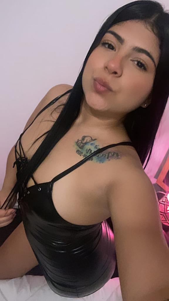 672801158: Chica busca chico en Barcelona