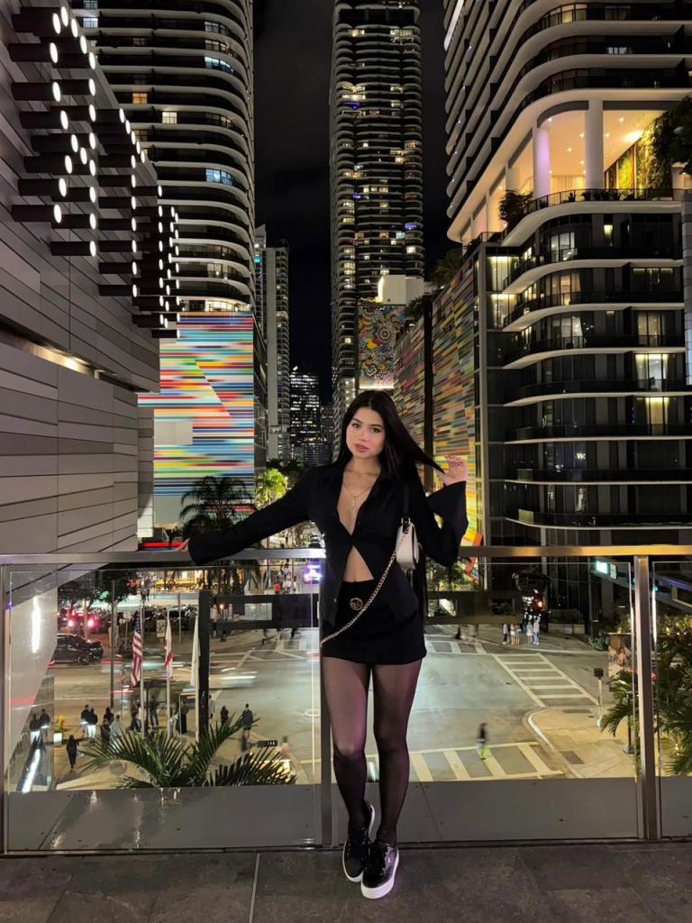 Chica busca chico en Tenerife: 