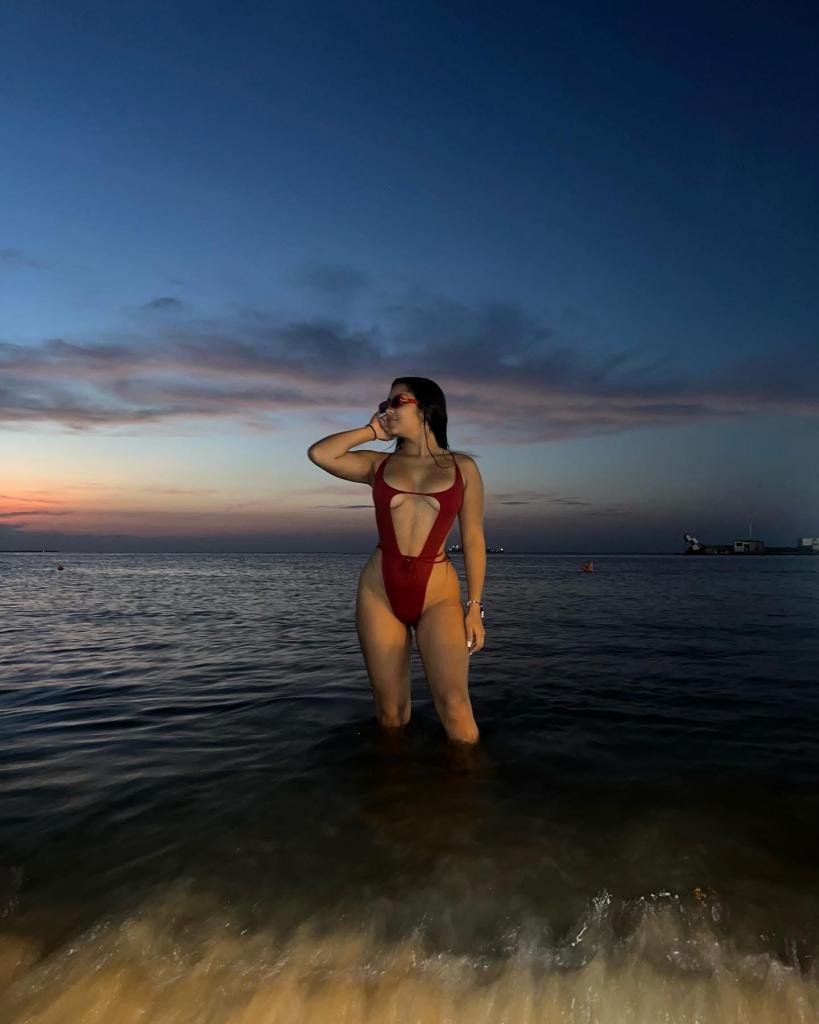 Chica busca chico en Cádiz: 