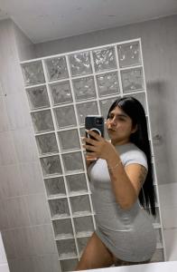 672801158: Chica busca chico en Barcelona