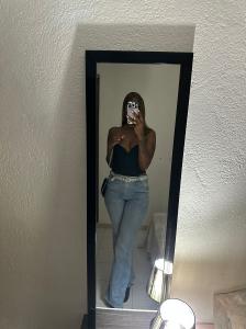 667364332: Chica busca chico en Barcelona