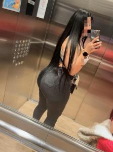 672886635: Chica busca chico en Cádiz