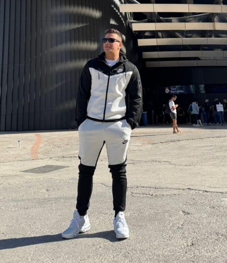 Chico busca chica en Málaga: 