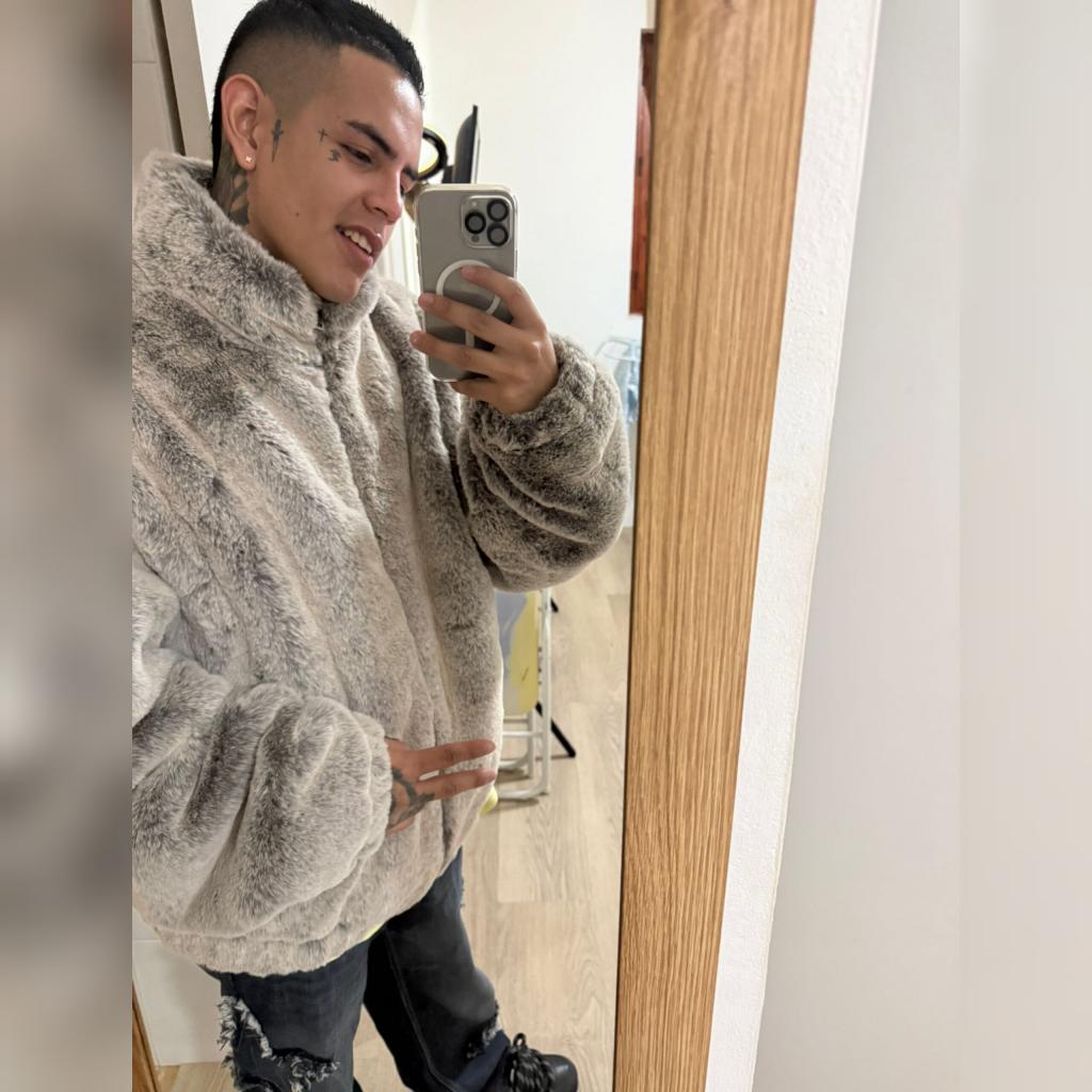 Chico busca chica en Almería: 