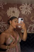 647973031: Chica busca chico en Madrid