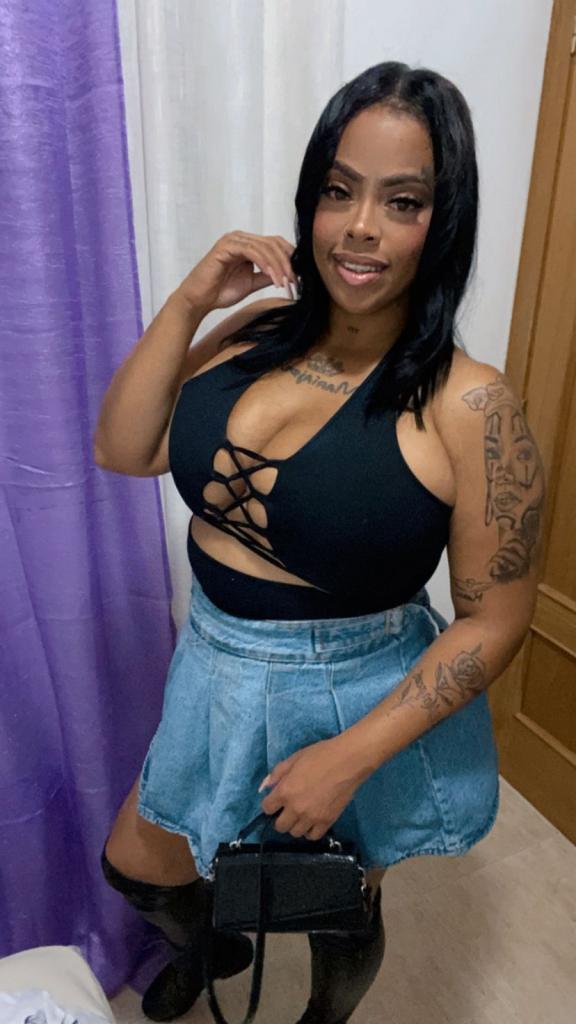 613898305: Chica busca chico en Alicante