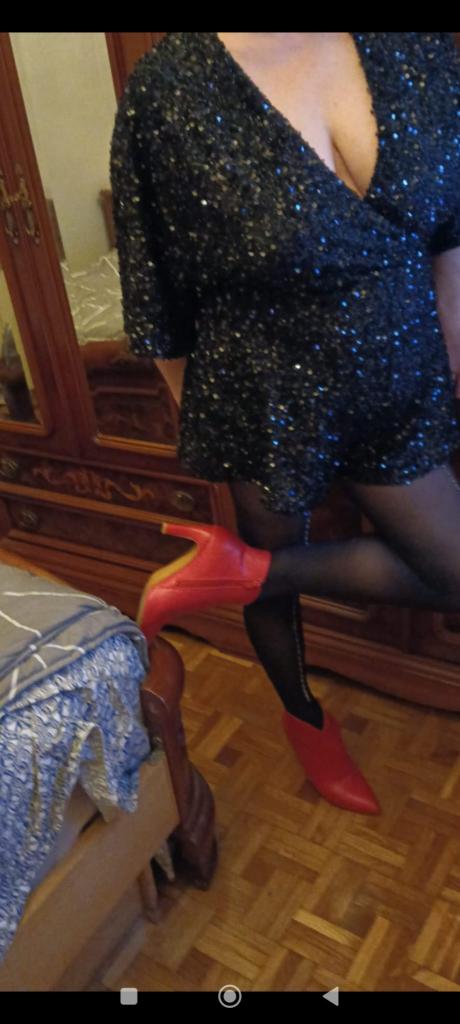 624394835: Chica busca chico en Gerona