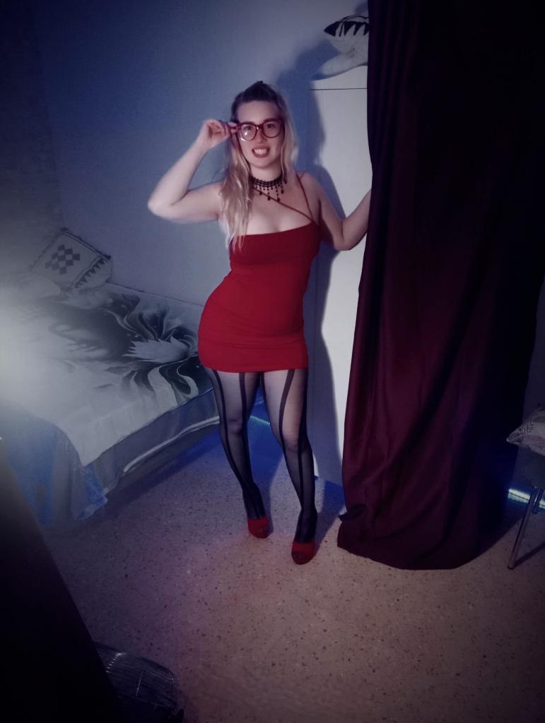 611557938: Chica busca chico en Alicante