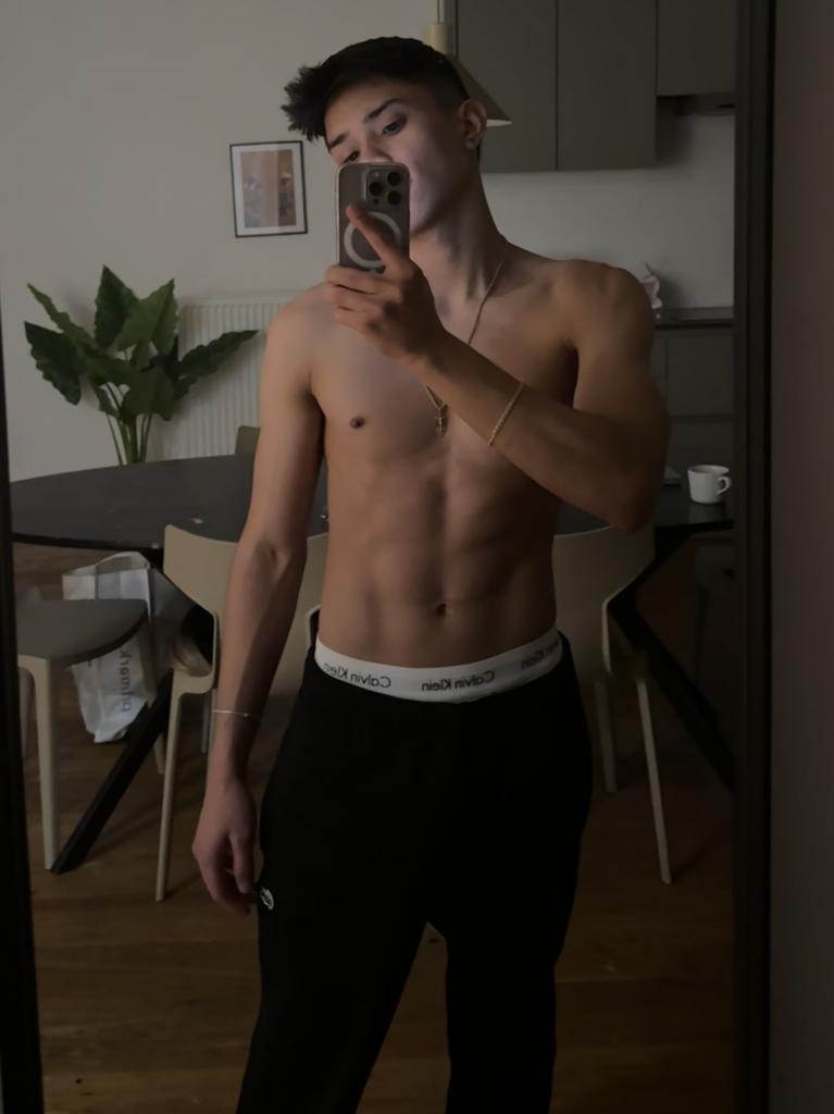 Chico busca chica en Mallorca: 