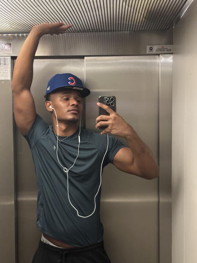 Chico busca chica en Granada: 