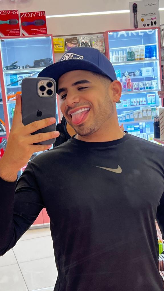 647802164: Chico busca chica en Valencia