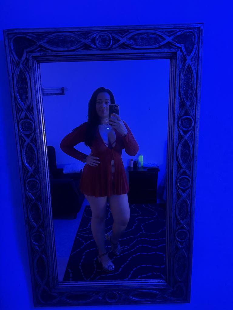 604299576: Chica busca chico en Barcelona