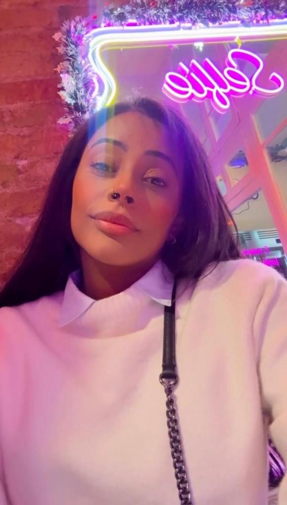 692799199: Chica busca chico en Barcelona