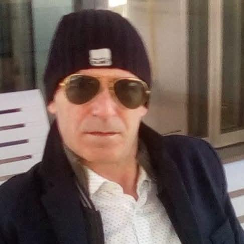 Chico busca chica en Pontevedra: 