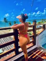 647594259: Chica busca chico en Sevilla