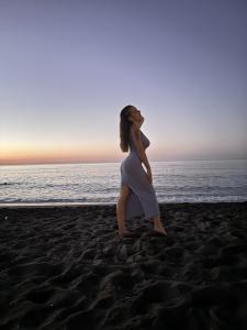 672411786: Chica busca chico en Madrid