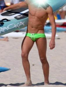 Chico busca chica en Sevilla: 