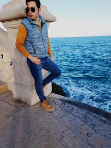 697824404: Chico busca chica en Barcelona