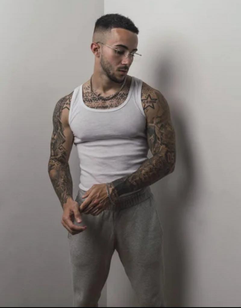 Chico busca chica en Málaga: 