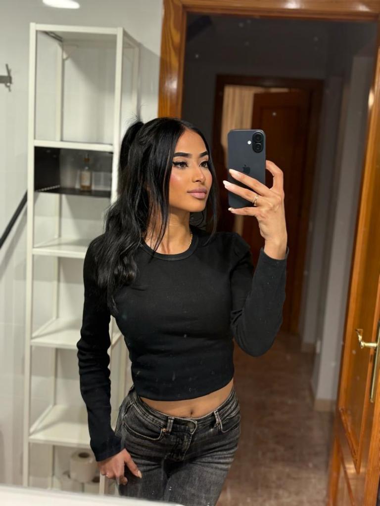 Chica busca chico en Ibiza: 