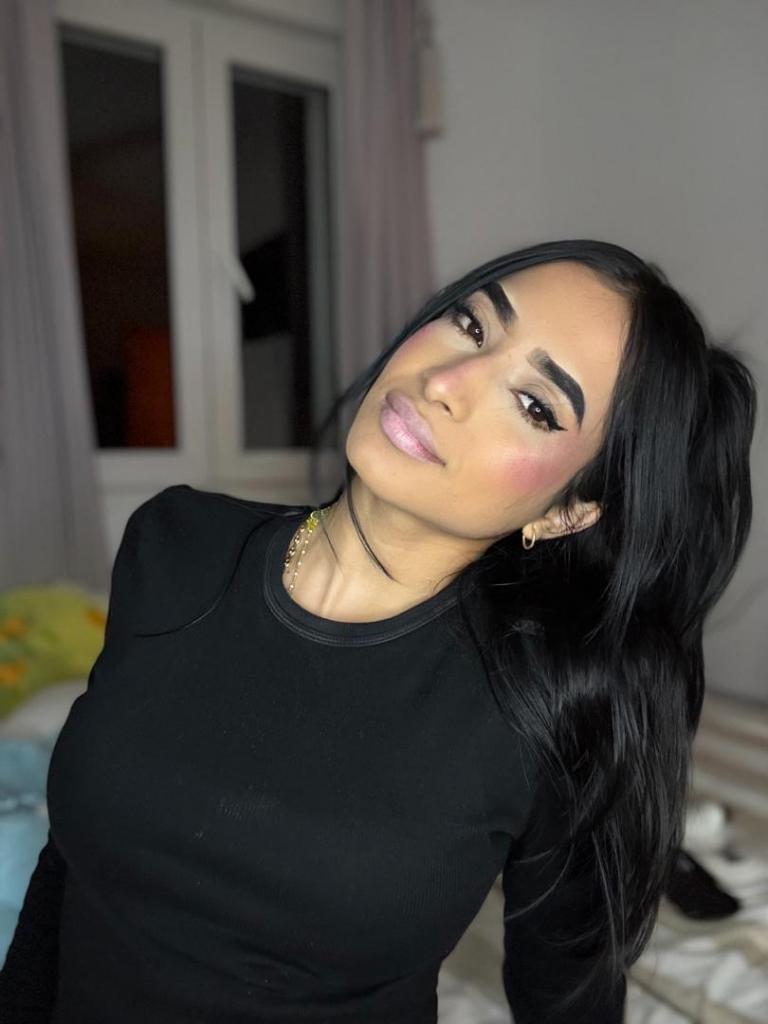 Chica busca chico en Ibiza: 