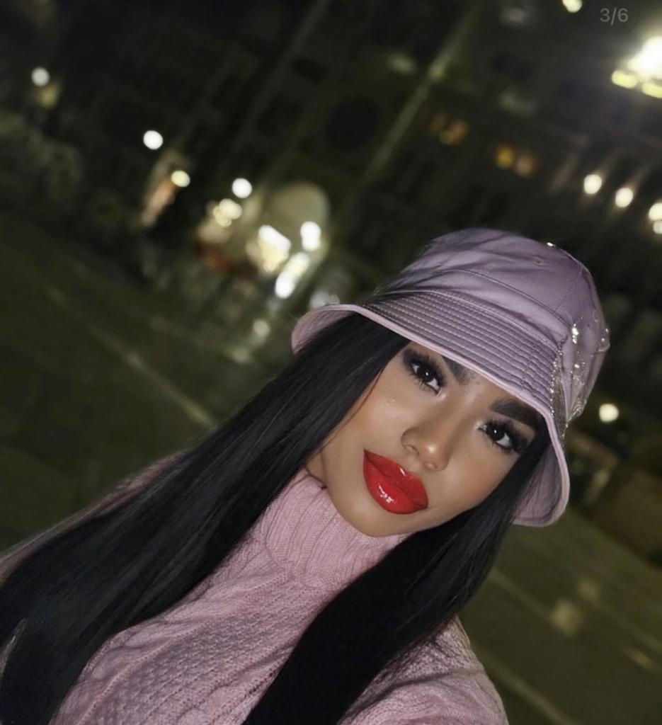 673887277: Chica busca chico en Málaga