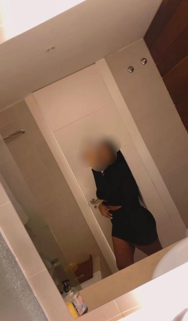 Chica busca chico en Ibiza: 